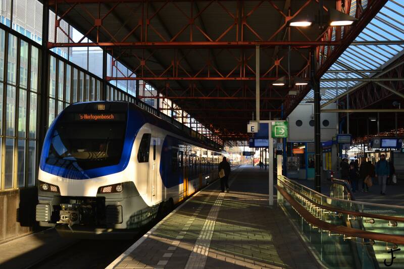 NS FLIRT FLIRT3 FLIRT-FFF station Eindhoven trein Stadler Stadler Rail StadlerRail Sprinter