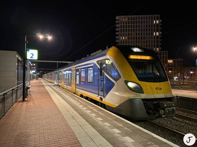 SNG 2749 op station Amersfoort Vathorst
