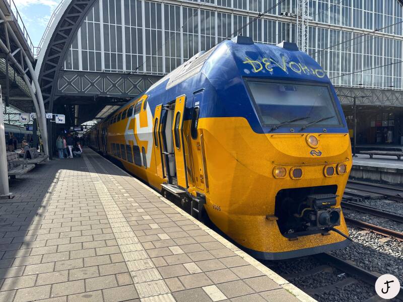 NS VIRMm2/3 9506 station Amsterdam Centraal