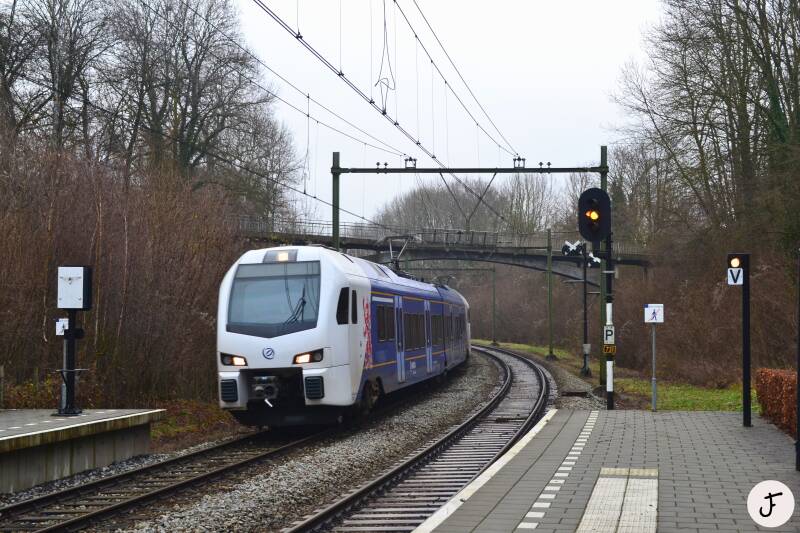 Arriva FLIRT 450 in Schin op Geul