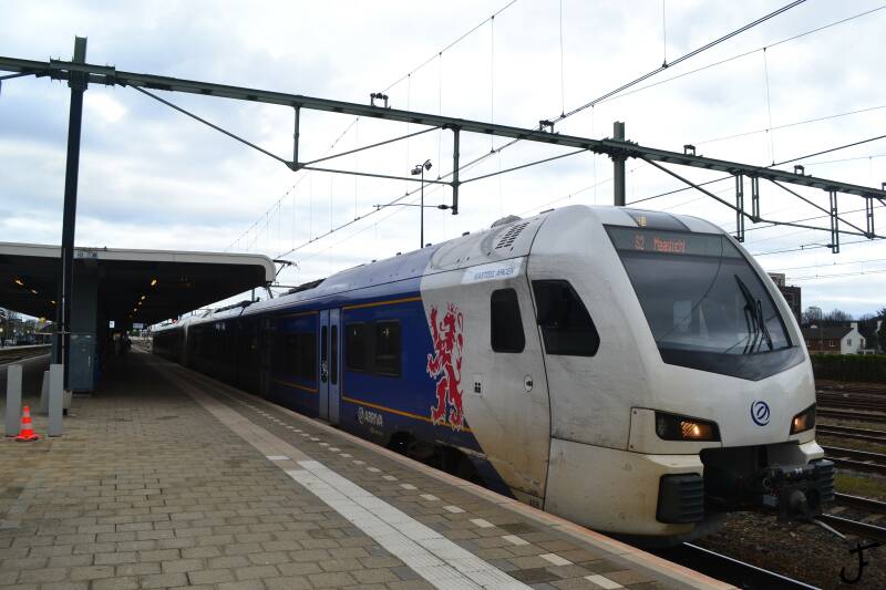 Arriva FLIRT Limburg FLIRT3 Stadler trein Roermond station