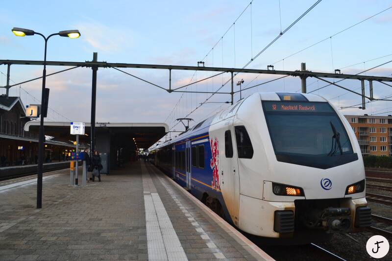 Arriva FLIRT 460 in Roermond
