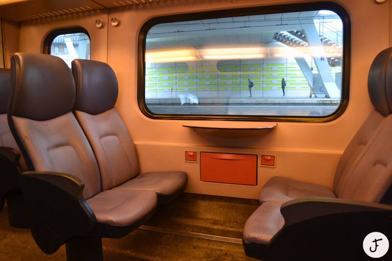 Interieur IRM asbak in trein NS