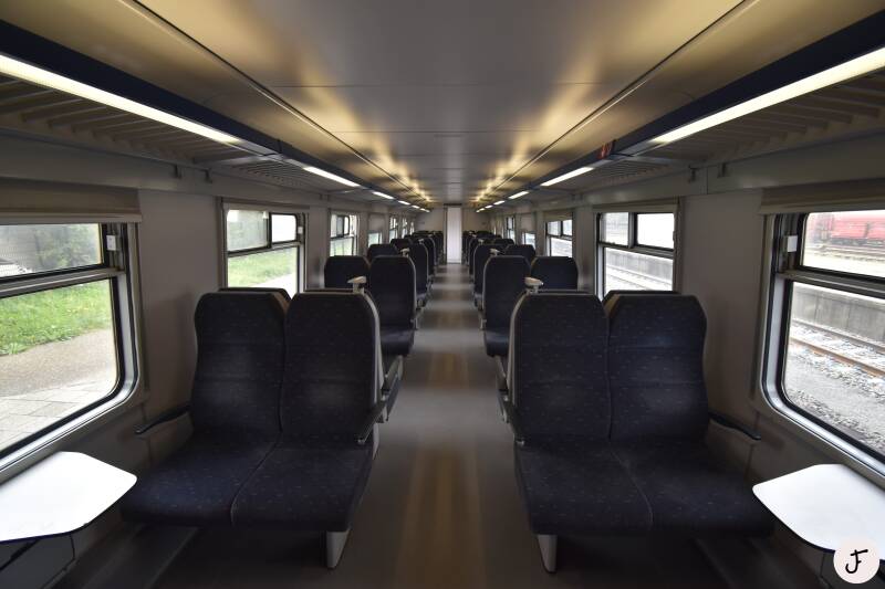 AM75 MR75 MS75 820 NMBS SNCB interieur 1e klasse