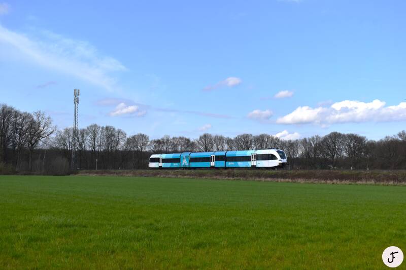 Arriva GTW 308 RS11 32351 naar Venray te Sint Agatha
