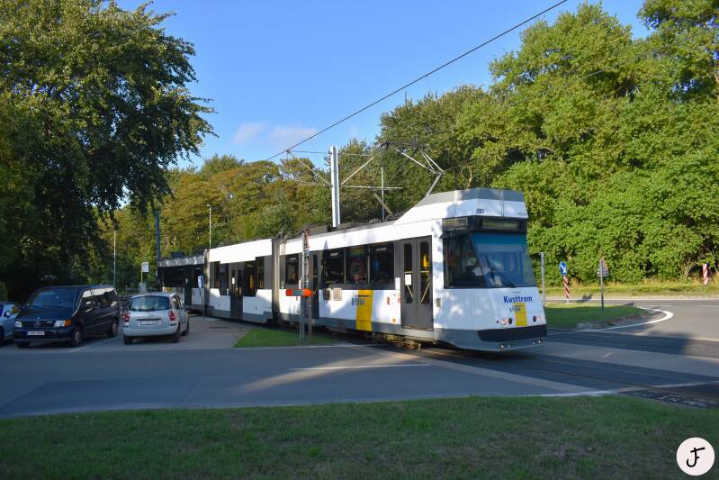 De Lijn Kustram tram 6034 LRV De Haan België