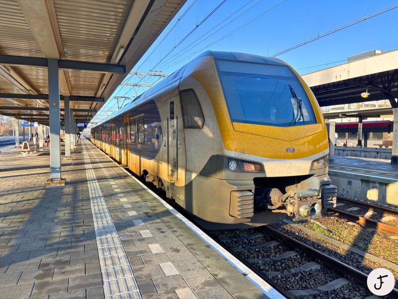 Dordrecht NS FLIRT trein 2227