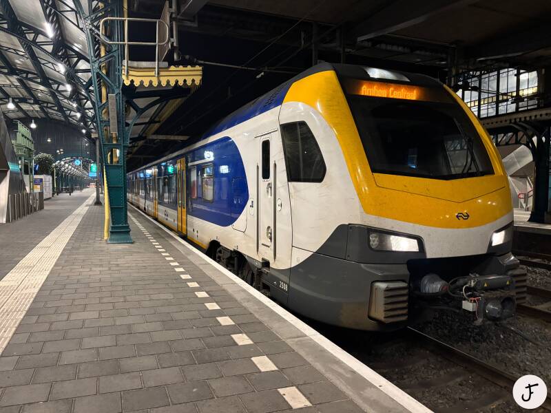 NS sprinter FLIRT in Den Bosch