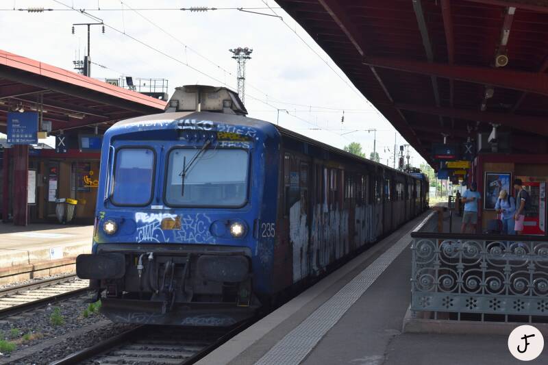 SNCF RRR 235