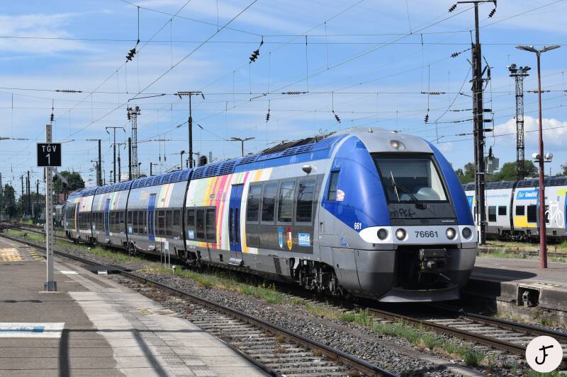 SNCF XGC 76661