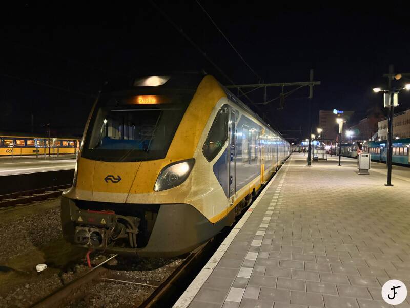 NS SNG 3045 op station Groningen