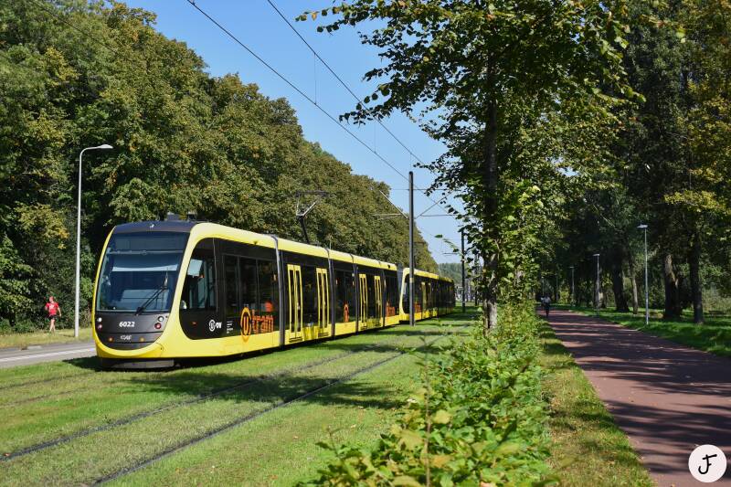 Tram CAF Urbos 100 UOV U-OV Qbuzz 6022 lijn 20 sneltram Utrecht