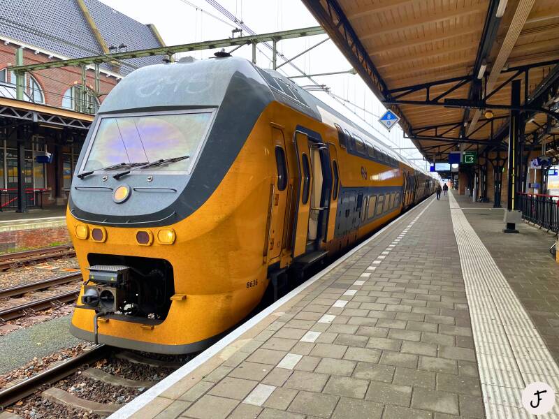 V-IRM 8636 dubbeldekkertreinstel