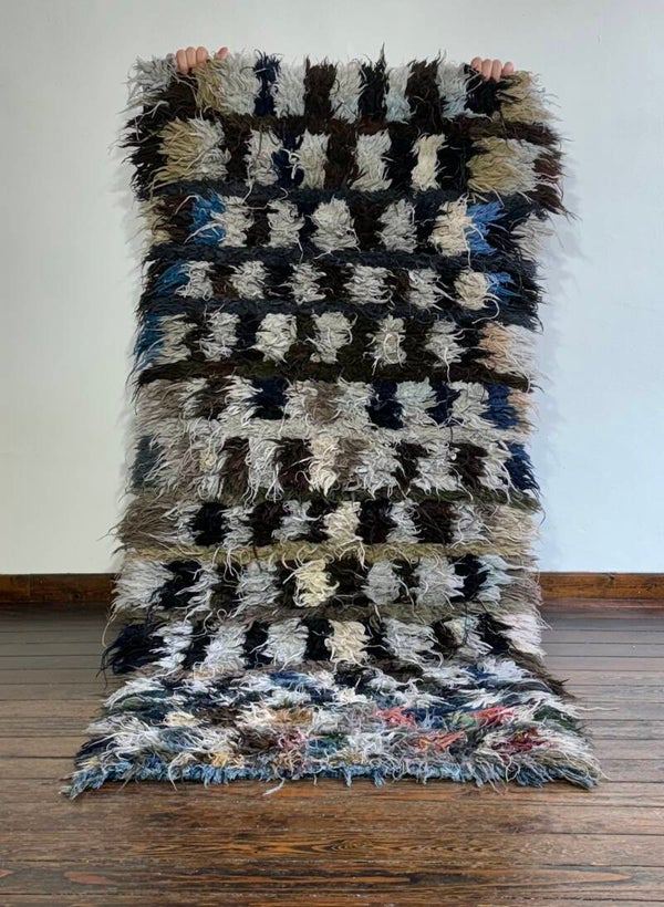 Bouchrouite - vintage shaggy Moroccan rug