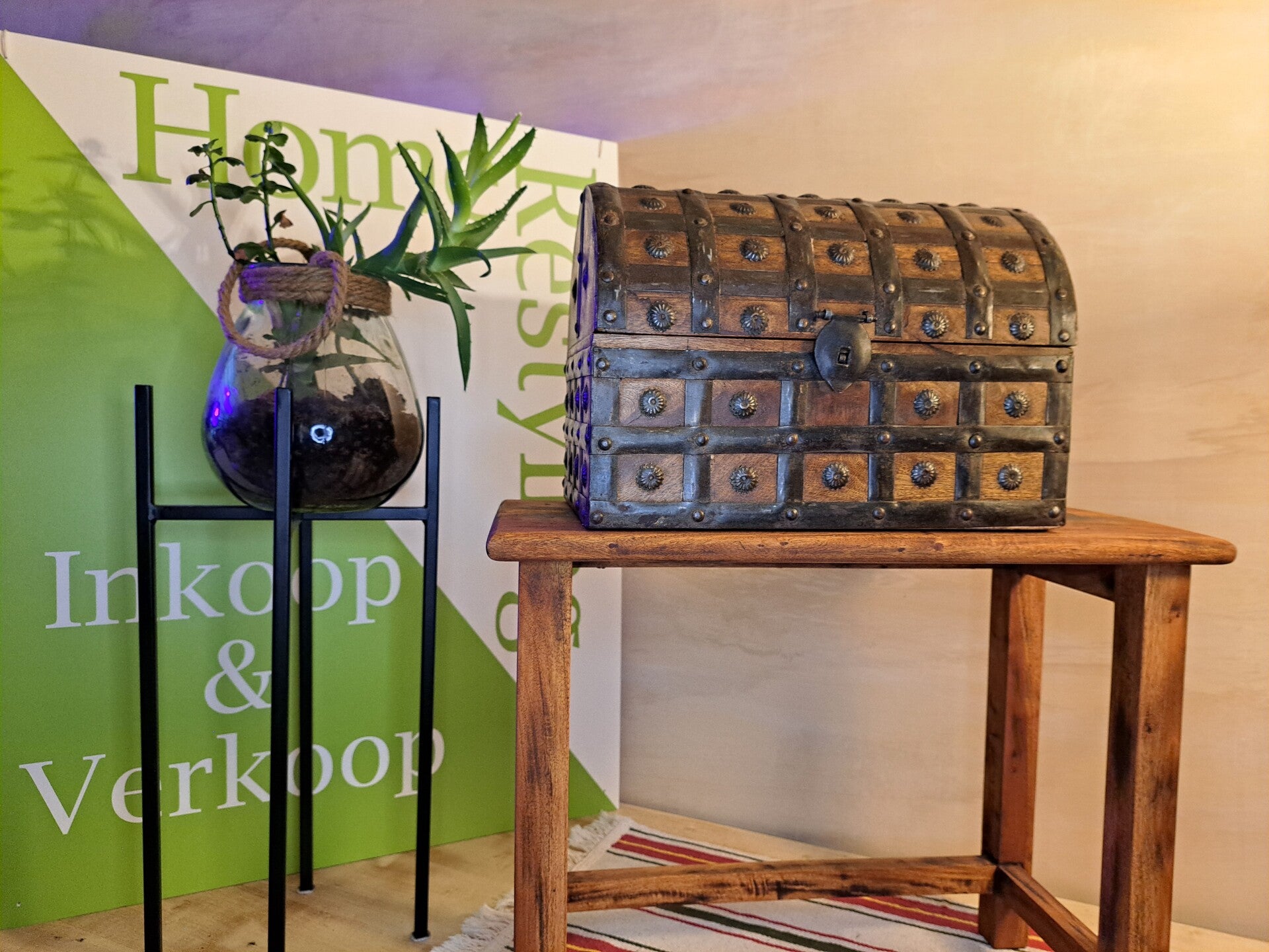 Decoratieve Sierkist / Treasure Chest – Houten kist met metalen beslag