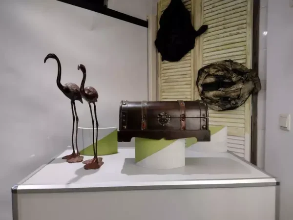 Antieke houten opbergkist