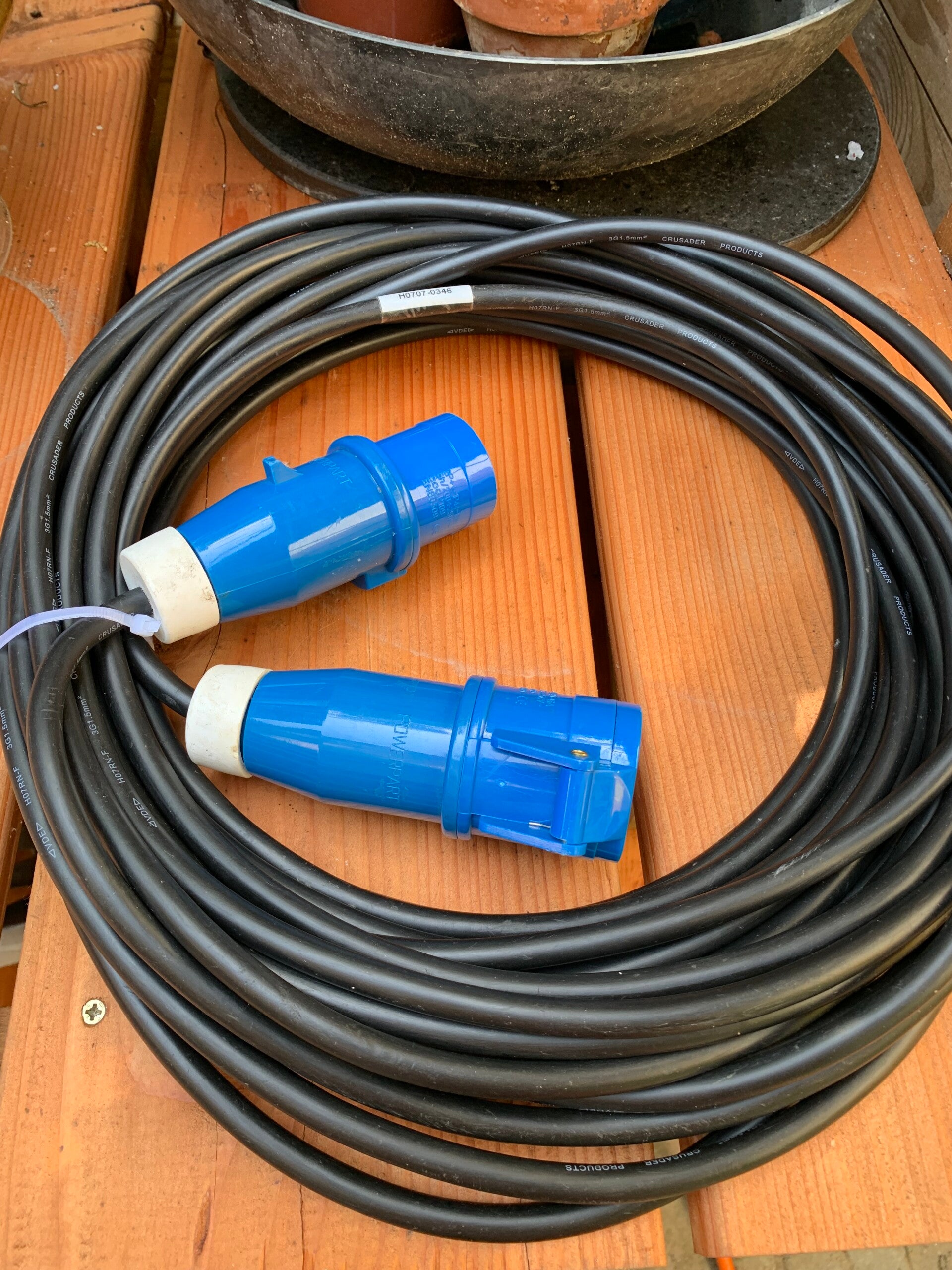 Crusader Products CEE 16A 230V Verlengkabel – 20 meter H07RN-F 3G1.5mm²