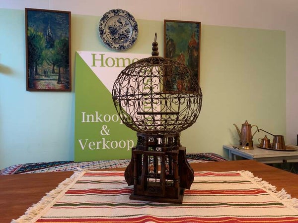 Antieke Handgemaakte Sierkooi (kathedraalstijl)