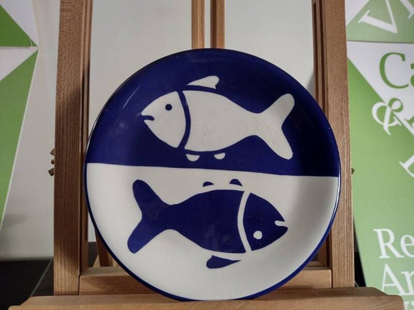 Vintage rond sierbord met vismotief blauw-wit Ø20,5 cm