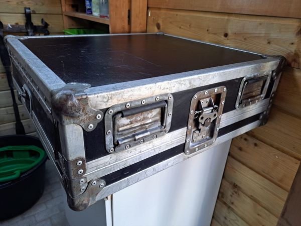 Vintage Industriële Transportkist / Flightcase – Sessions Bristol