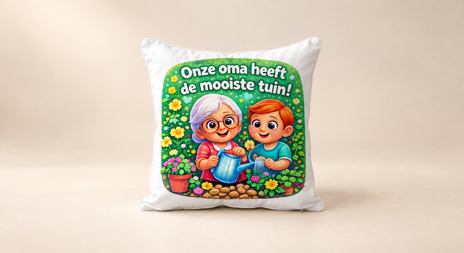 Kussen voor Omadag: Onze oma heeft de mooiste tuin