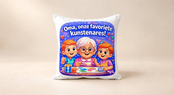 Kussen voor Omadag: Oma, onze favoriete kunstenares