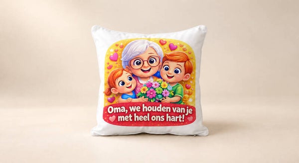 Kussen voor Omadag: Oma, we houden van je met heel ons hart