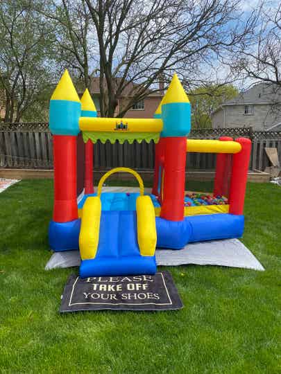 Multi-colored Small Bounce House (10X9X8)