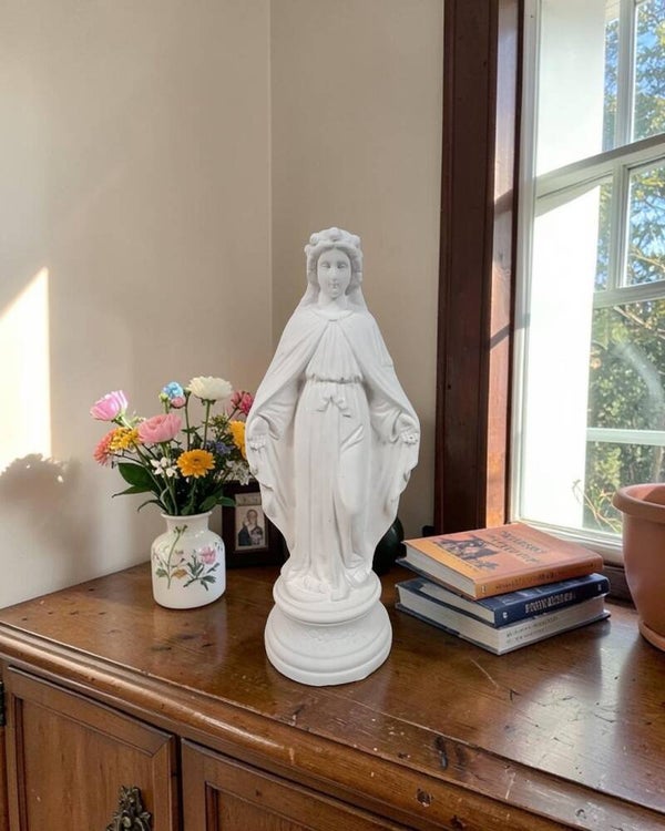 Statue de la Vierge Marie - 23cm