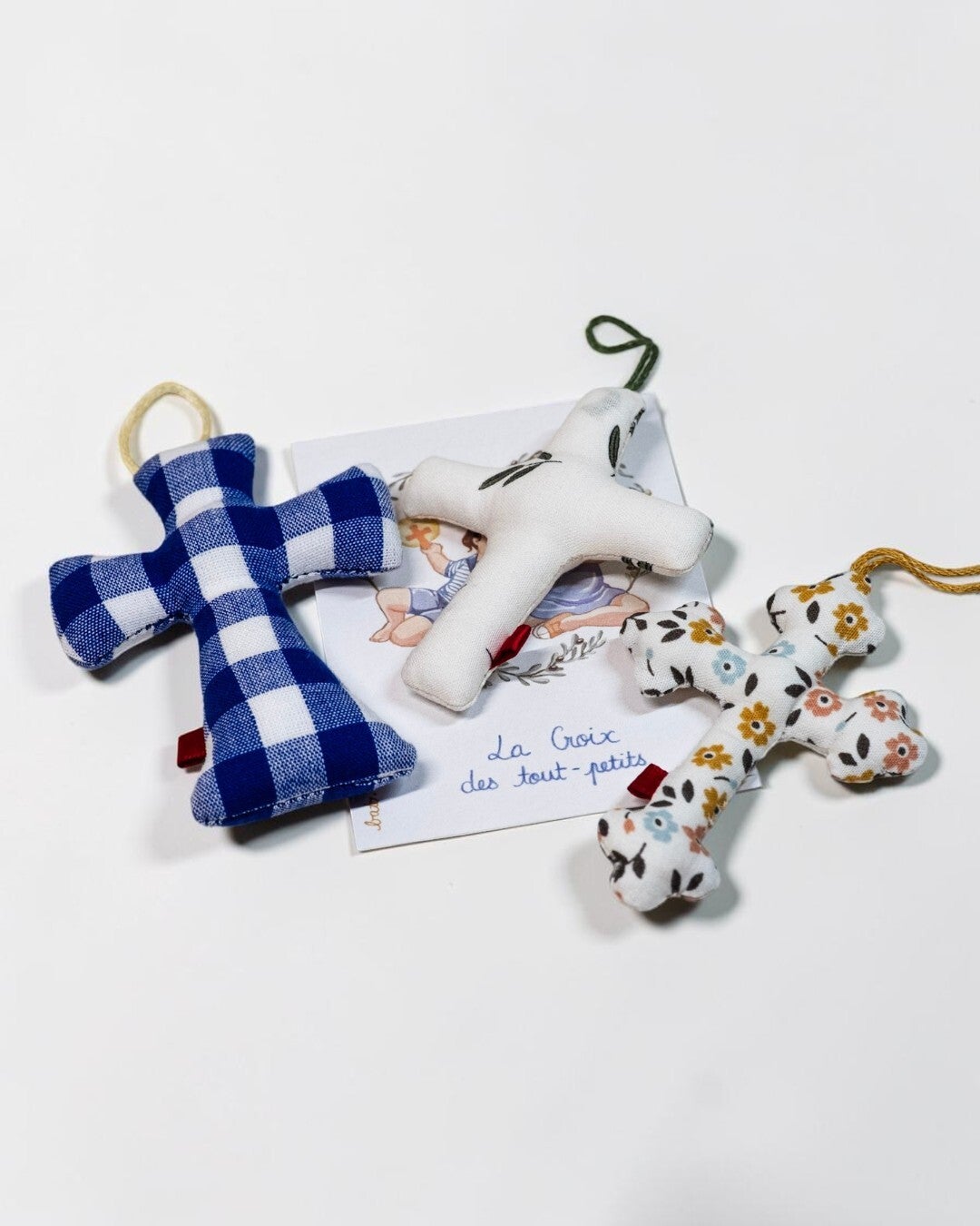 Croix en tissu des tous petits