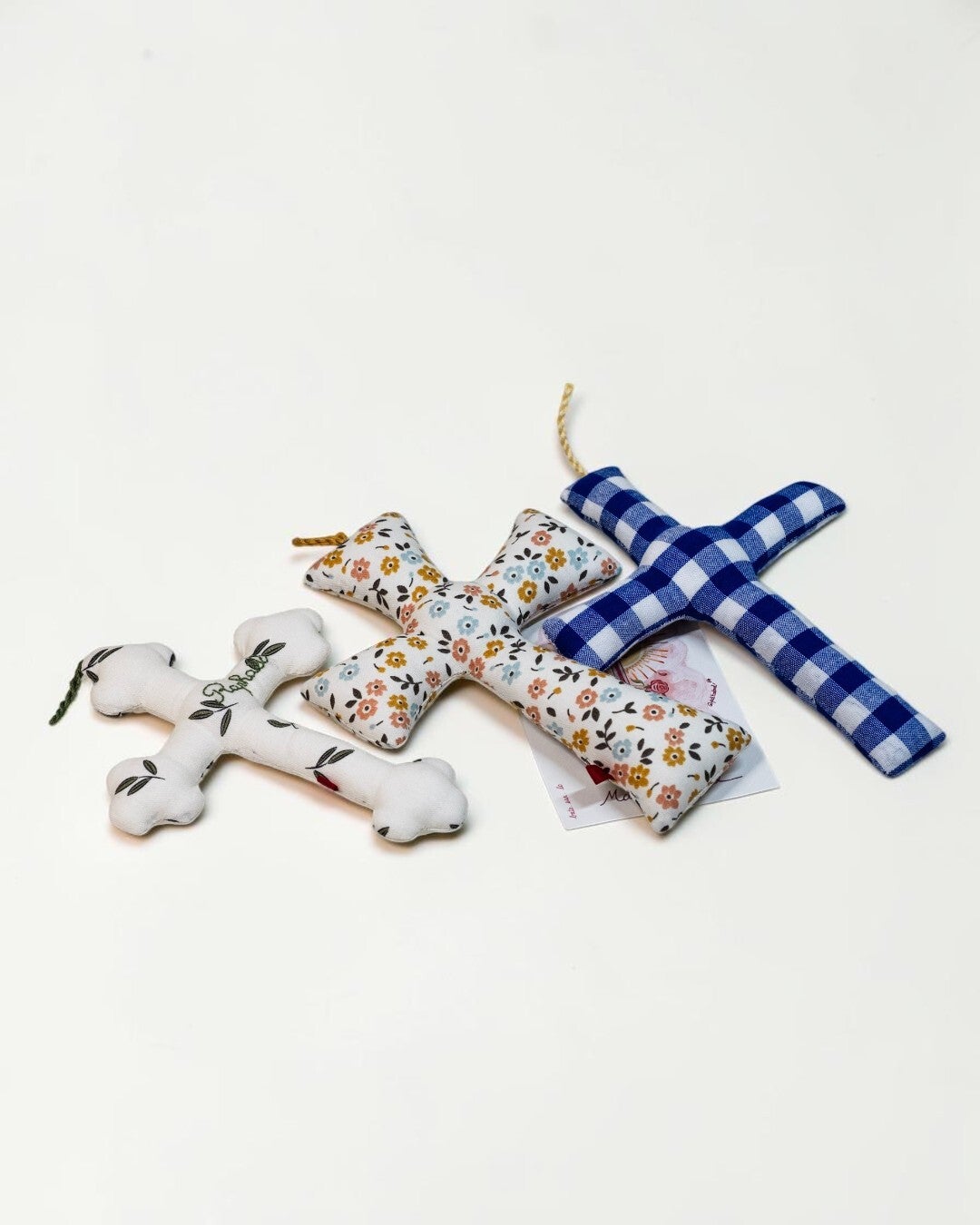 Grande croix en tissu des tous petits