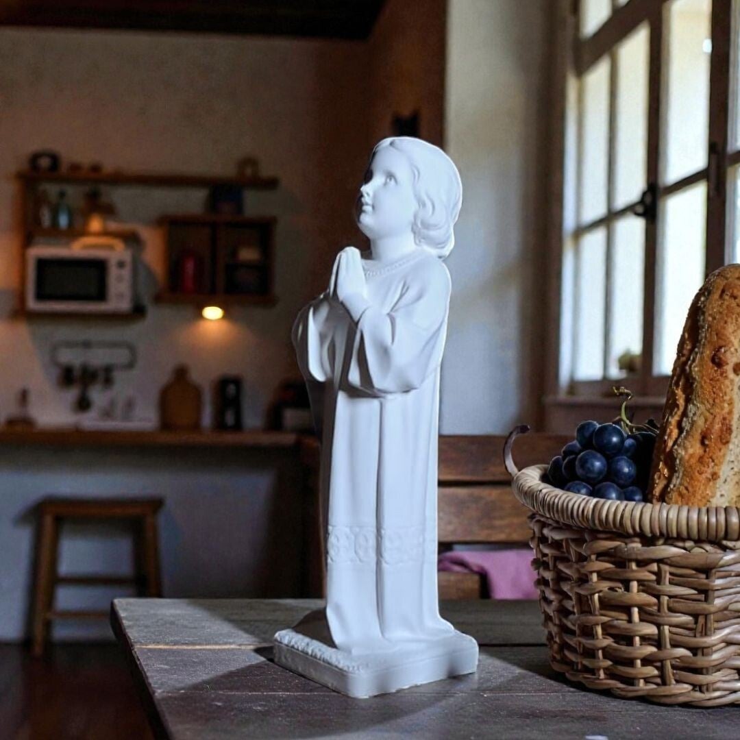 L'atelier statuaire reproduit des statues chrétiennes anciennes