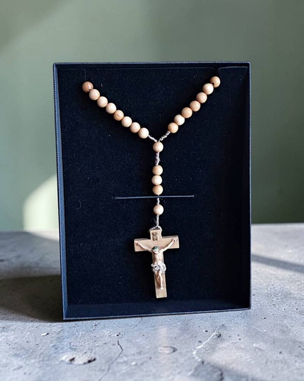 Chapelet sculpté et peint à la main - 35cm