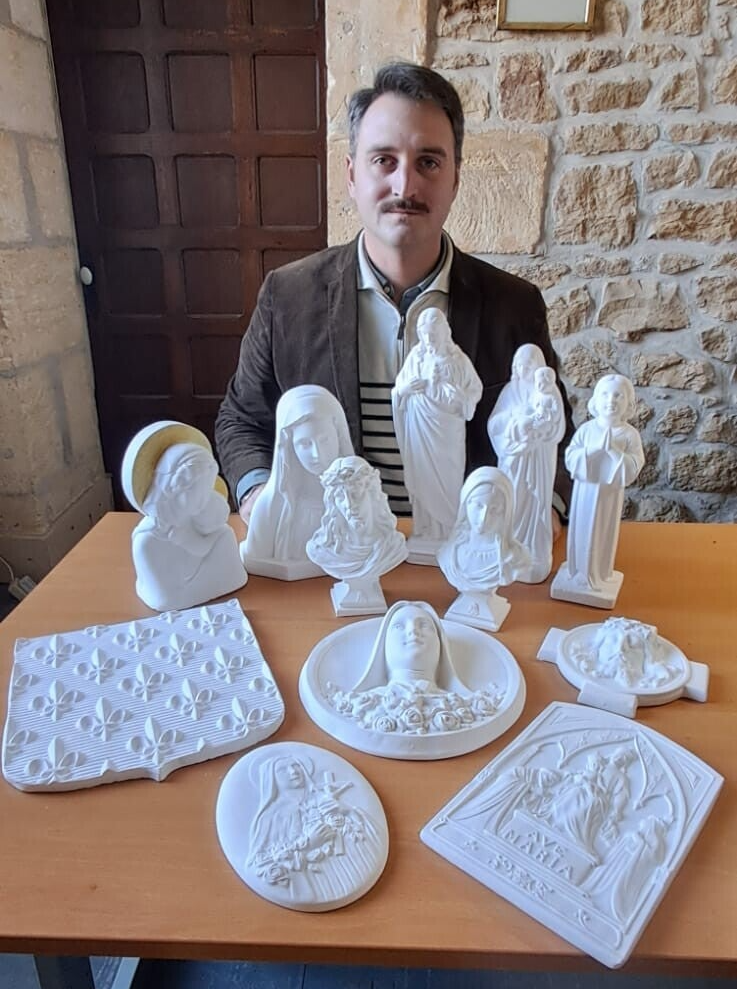 Bastien LORIOU créateur de l'atelier statuaire et fabricant de statues religieuses
