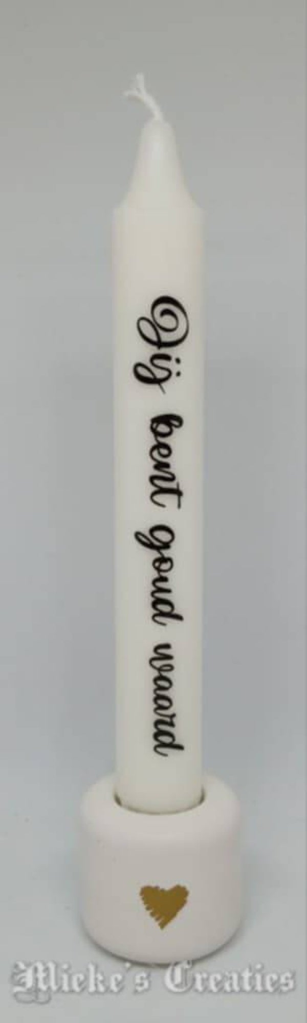 kaarshoudertje met een kaars met een boodschap.