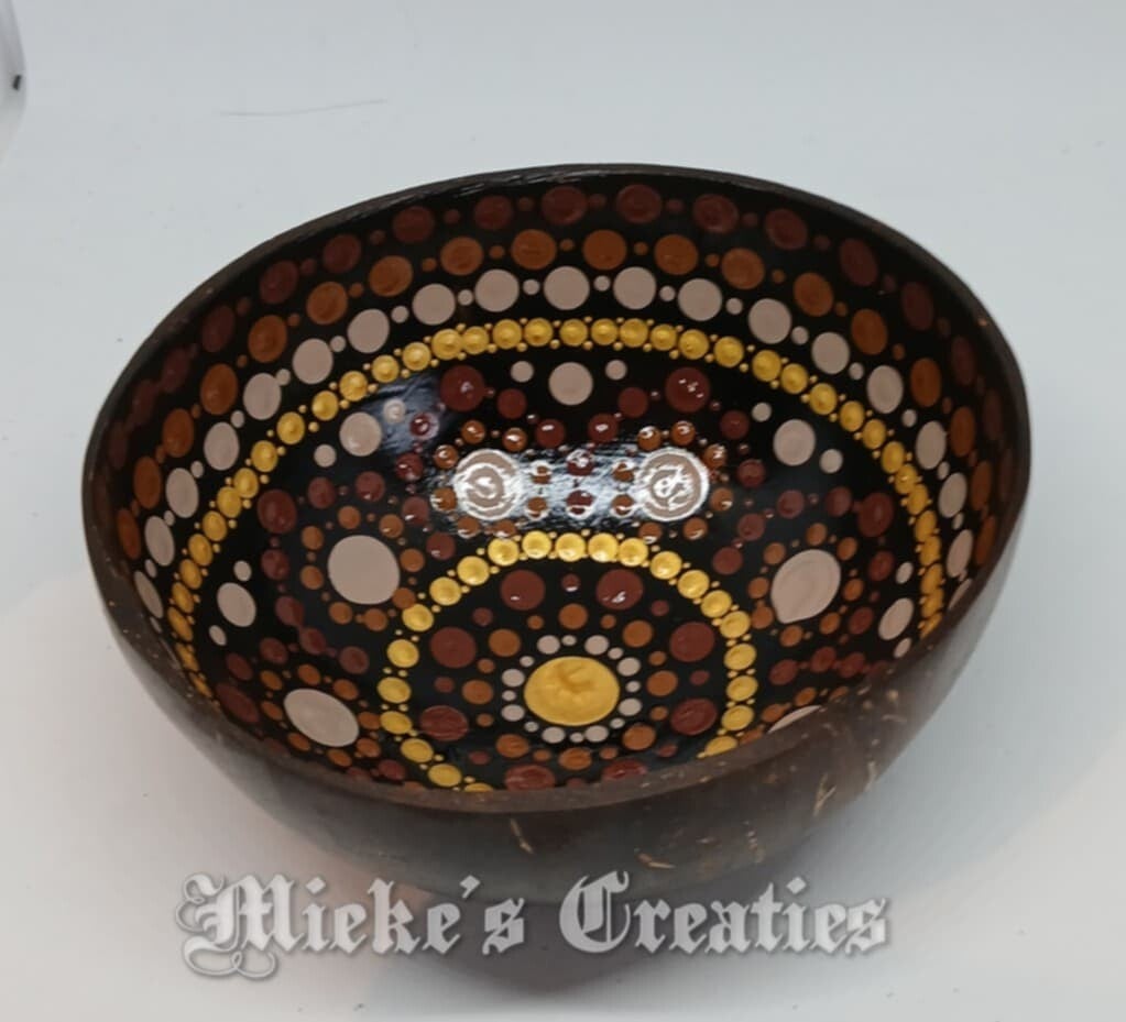 gestippelde kokosnootschaaltje