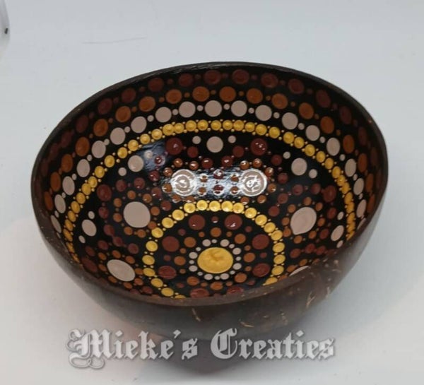 gestippelde kokosnootschaaltje