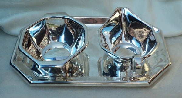 Zilveren melk en suiker set op schaaltje.  art deco  met de hand geslagen