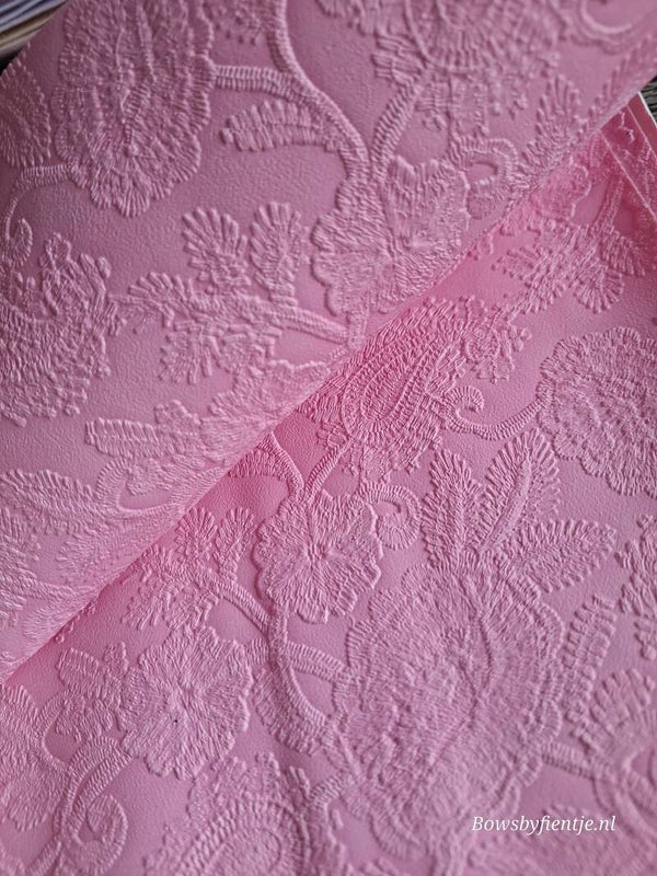 Roze reliëf bloemmotief ef62