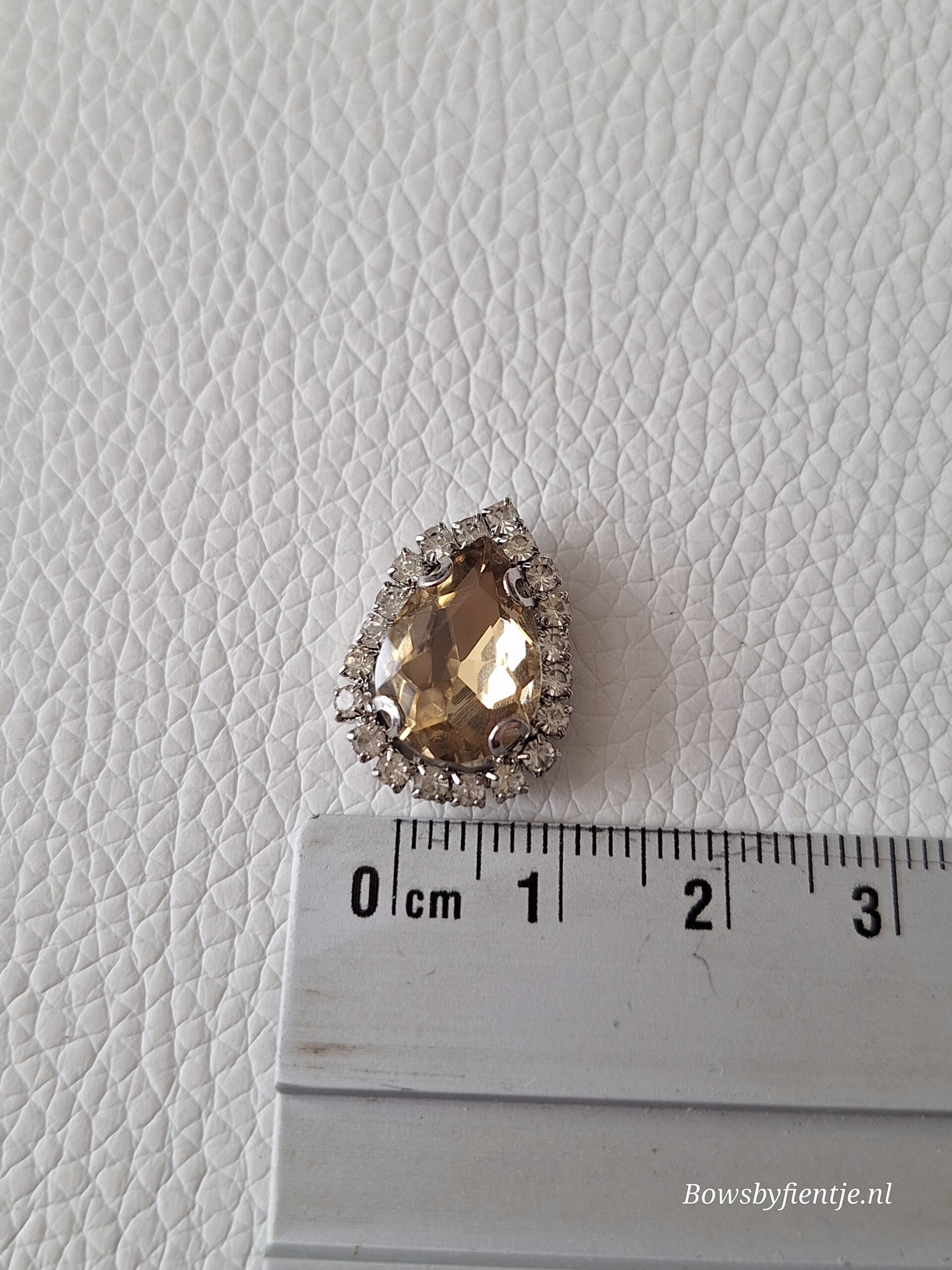 Lichtbruin,  zilveren basis #rd12