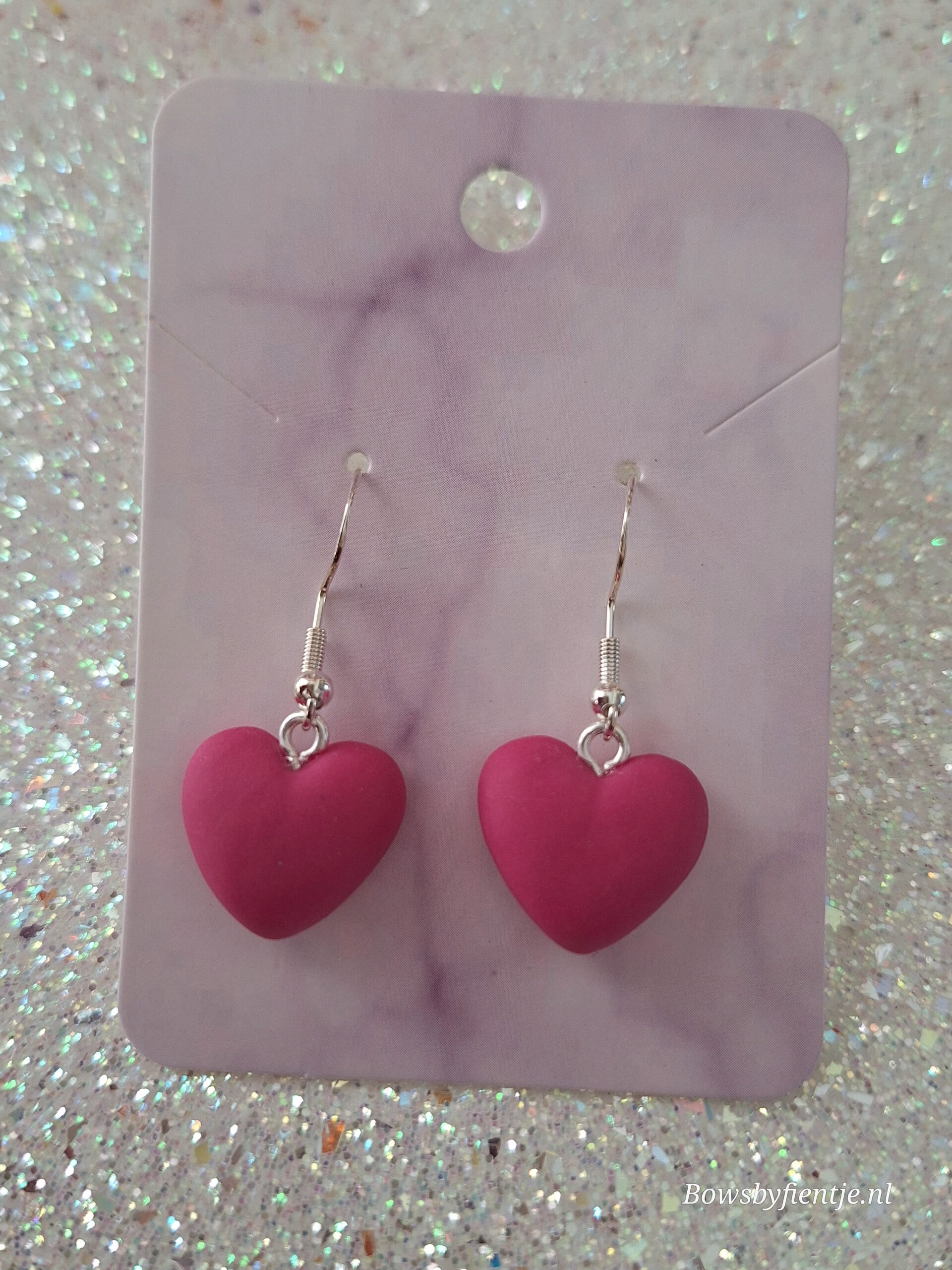 Oorbelletjes fuchsia hartjes
