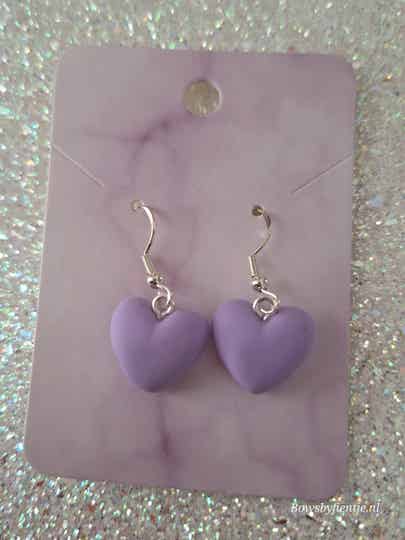 Oorbelletjes lila hartjes