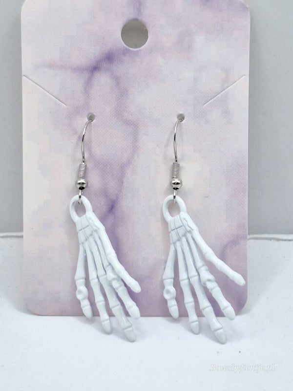 Halloween oorbelletjes skelet hand