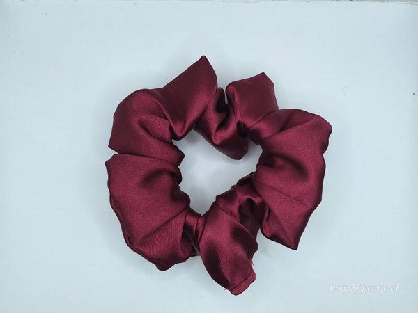 Scrunchie Magenta Satin