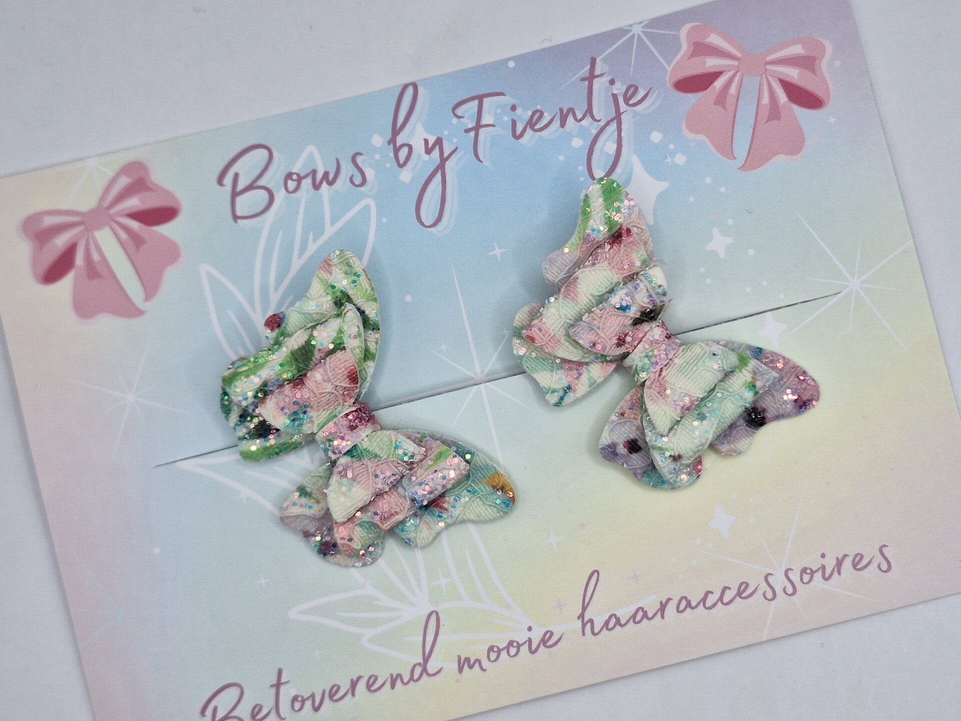 Vlinderstrikjes flower