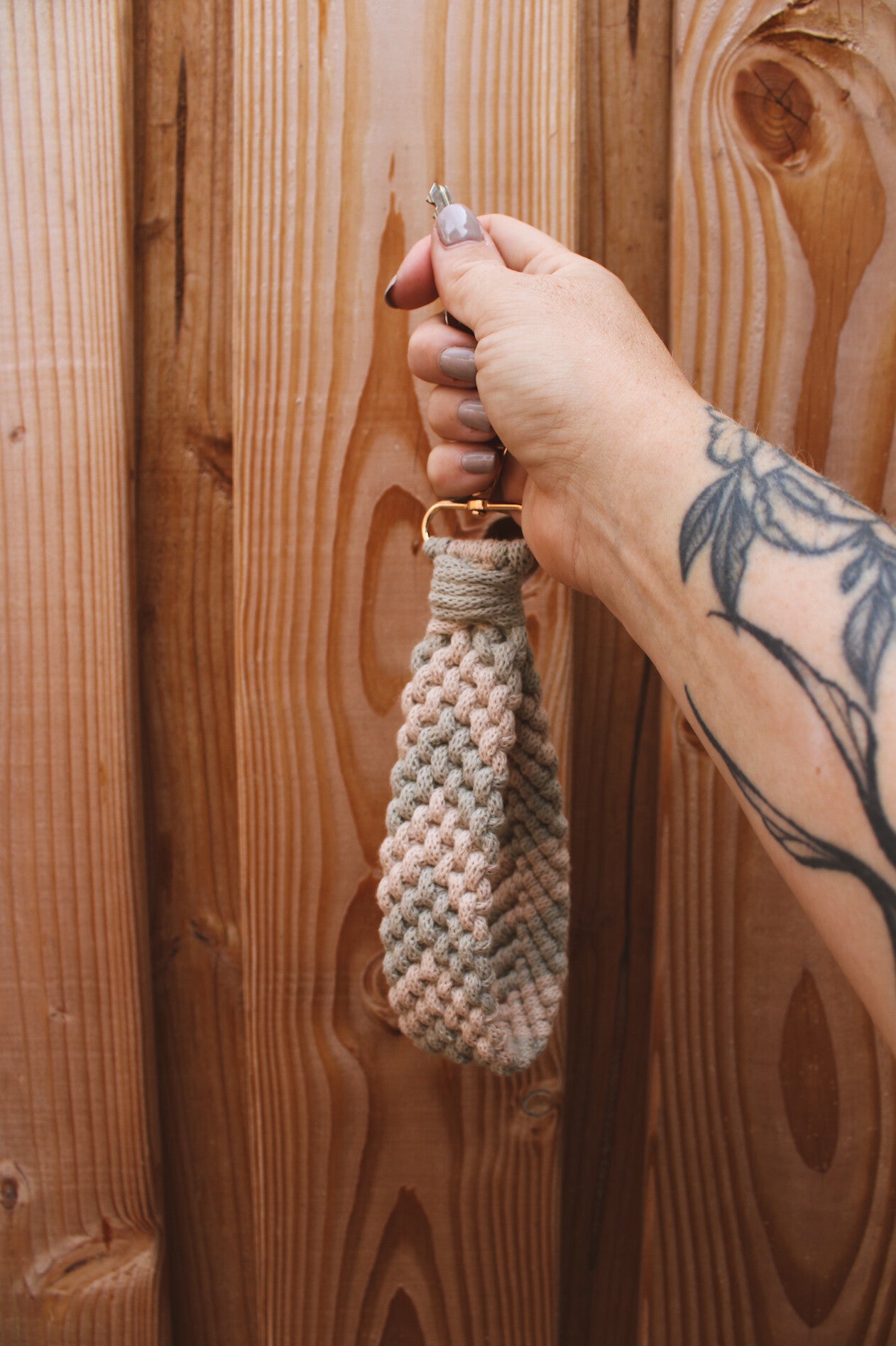wristlet - arrow | olive
