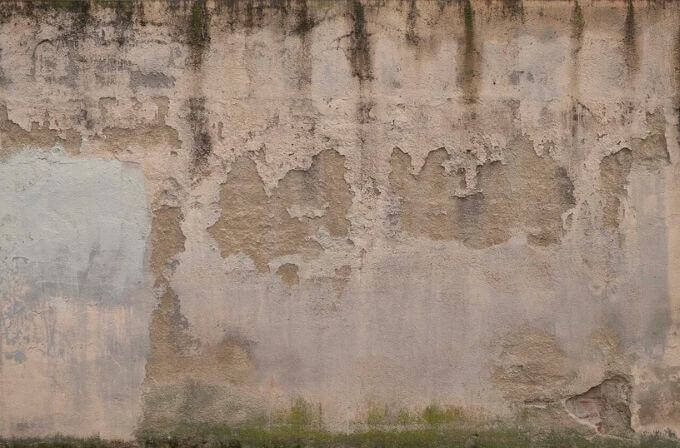 Exemple de remontées capillaires sur une façade