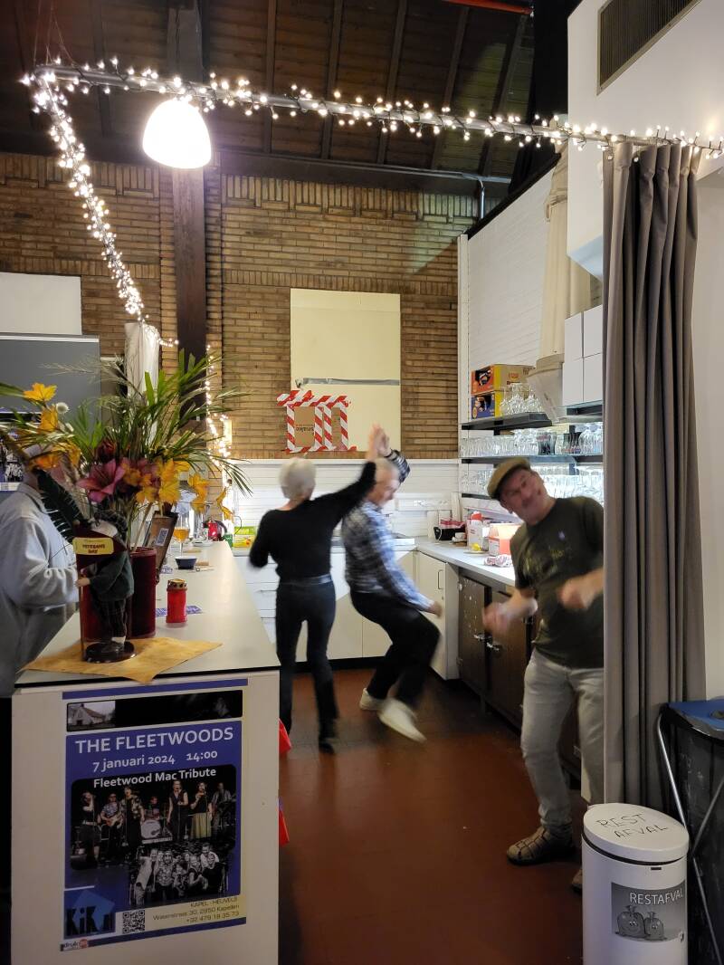 Foyer: Andrea Ghys, Eddy Leysens, Erik Jongenelen (Logistiek)