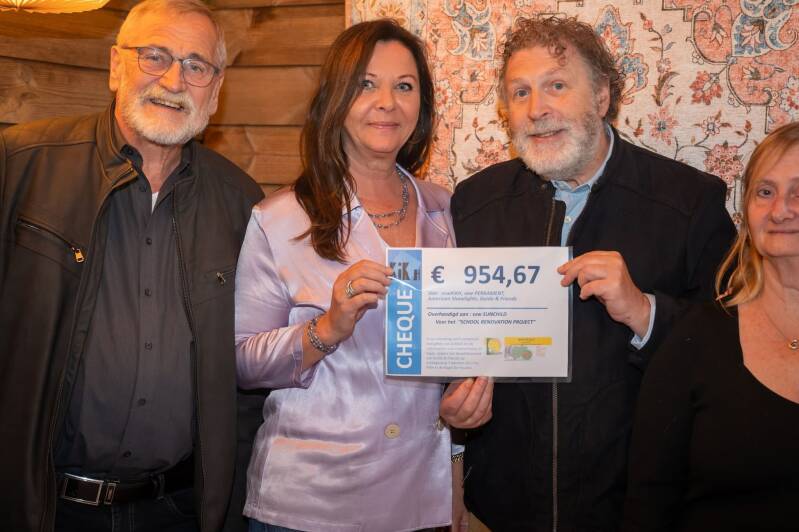 Michel Leemans AMERICAN SHOWLIGHT; Nadia Braeckmans (SUNCHILD) en Guido (donatie nav benefiet-concert)