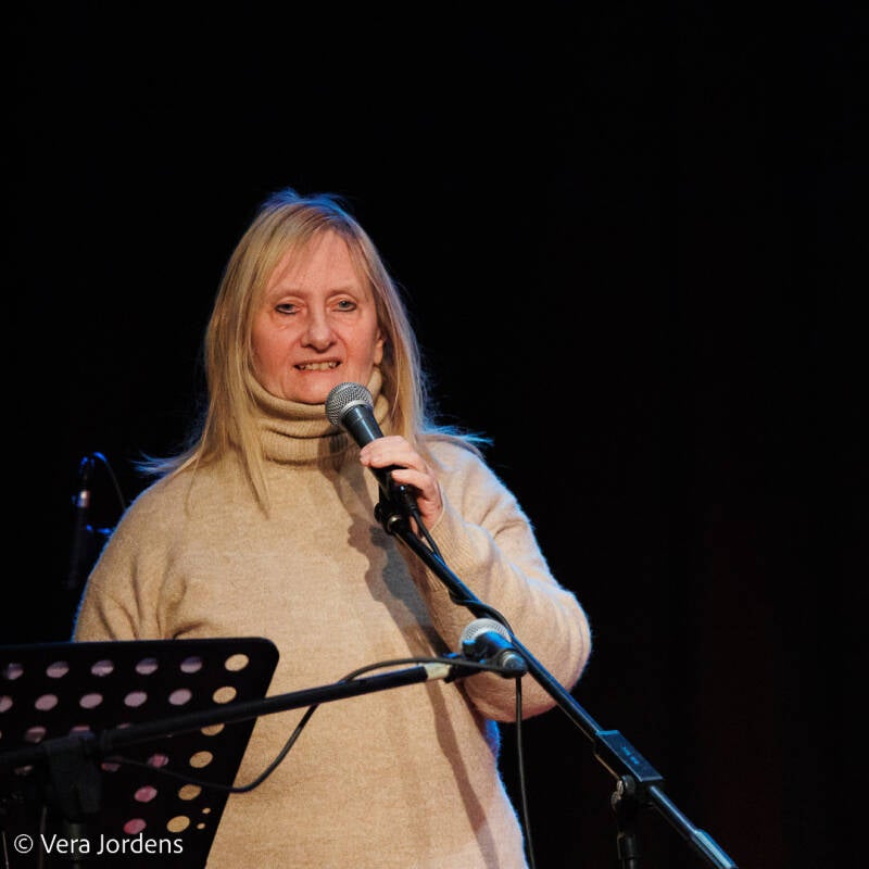 Linda Tuerlinckx (consultant) en co-organsiatie BAZEINGHA